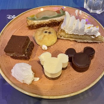 Agrabah Café - Selection of desserts from the buffet: (3/5) - Moroccan Near Me