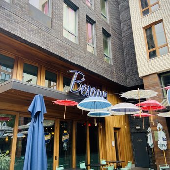 Besaw's - Outdoors patio. - Breakfast & Brunch Near Me - Portland, Oregon Besaw's - Outdoors patio. - Breakfast & Brunch Near Me - Portland, Oregon