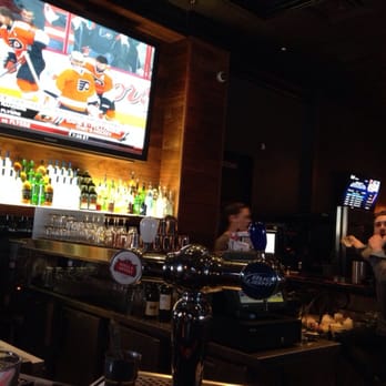 Earls Kitchen + Bar - Bar - Canadian (New) Near Me - Winnipeg, Manitoba