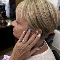 Stylissimo Beauty Salon Cabo - Corte color y uñas  en Stylissimo hay todos los servicios en el momento  practico y accesible.