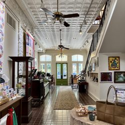 Old Bakery and Emporium - Lovely crafts! Run by the City of Austin.