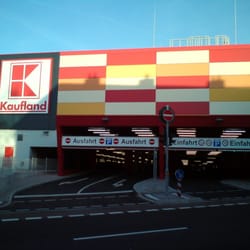 Kaufland - Parkhaus Einfahrt.