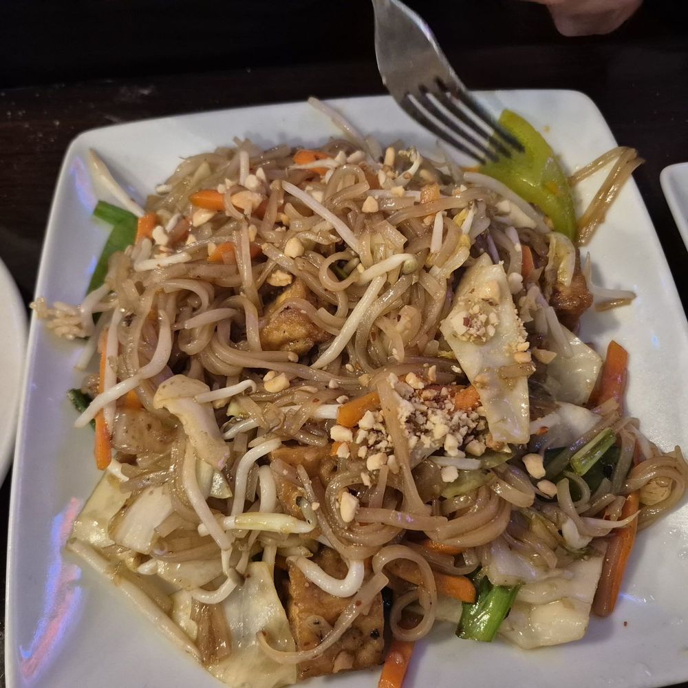 Bahn Thai and M - Thai Near Me - Louisville, Kentucky Bahn Thai and M - Thai Near Me - Louisville, Kentucky
