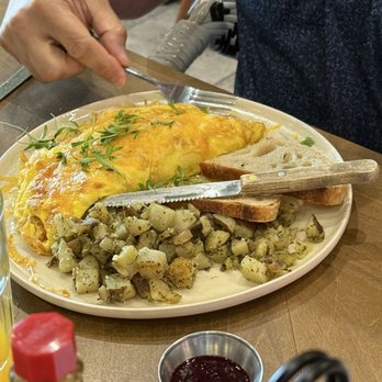 RealGood Brunch - 3P. Denver Omelet - Breakfast & Brunch Near Me - Tucson, Arizona RealGood Brunch - 3P. Denver Omelet - Breakfast & Brunch Near Me - Tucson, Arizona