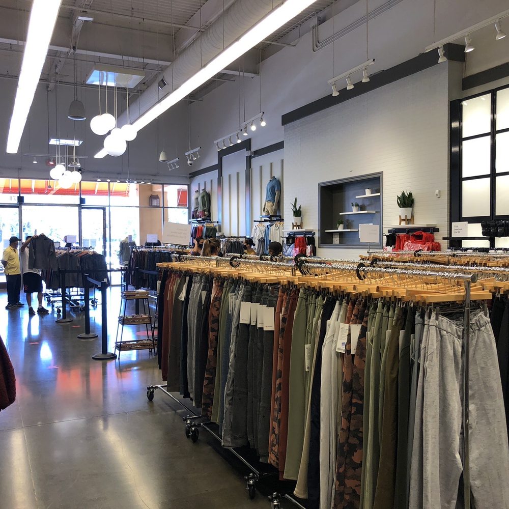 Lululemon - Women's - Women's Clothing Near Me - Commerce, California