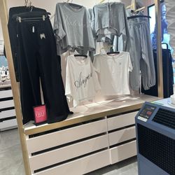 Victoria's Secret & PINK