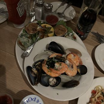 Brophy Bros - Hot Combo - Seafood Near Me - Santa Barbara, California
