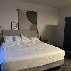 Country Inns & Suites - Look at the decorations on the wall