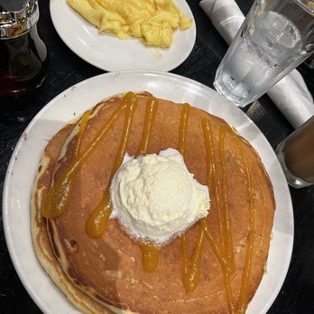 Sleepy Bee Cafe - Downtown - Blueberry Apricot Cakes - Breakfast & Brunch Near Me - Cincinnati, Ohio