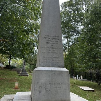 Thomas Jefferson's Monticello - You can pay your respects to the final resting place to the great Founding Founder. - Landmarks & Historical Buildings Near Me - Charlottesville, Virginia