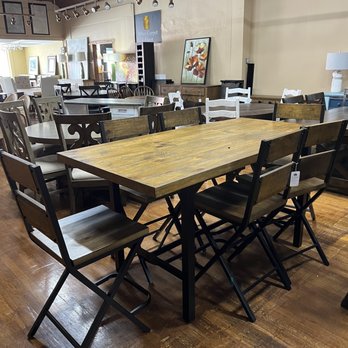 Watson Furniture - This is a nice looking table! Still too small! - Flooring Near Me - Chesnee, South Carolina Watson Furniture - This is a nice looking table! Still too small! - Flooring Near Me - Chesnee, South Carolina