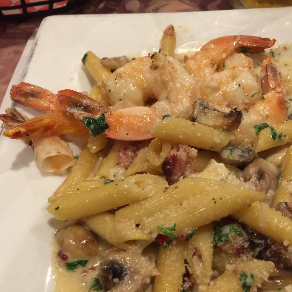 Luigi's Italian Bistro - Pizza Near Me - Green Bay, Wisconsin