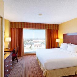 Embassy Suites by Hilton Norman Hotel & Conference Center - Guest room