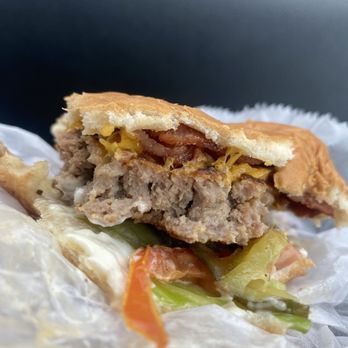 Handee Burger - Large bacon cheeseburger - Burgers Near Me - Kingston, Tennessee Handee Burger - Large bacon cheeseburger - Burgers Near Me - Kingston, Tennessee