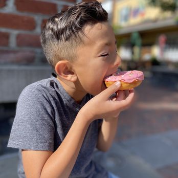 Glazed and Confused - Kids loved the strawberry with sprinkles donut! - Donuts Near Me - Winchester, Virginia Glazed and Confused - Kids loved the strawberry with sprinkles donut! - Donuts Near Me - Winchester, Virginia