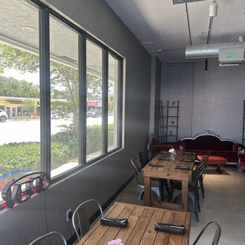 Violet’s & Zen’s - Sushi Bars Near Me - Wilton Manors, Florida