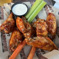 Cowboy Coast Country Saloon - Wings