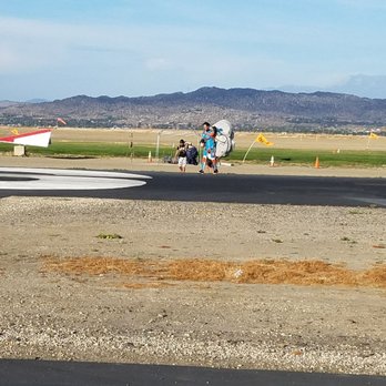 Skydive Perris - Skydivers returning to home base. - Skydiving Near Me - Perris, California Skydive Perris - Skydivers returning to home base. - Skydiving Near Me - Perris, California