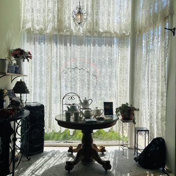 Calla Lily Victorian Tea Room - Entry window - Tea Rooms Near Me - Aurora, Illinois