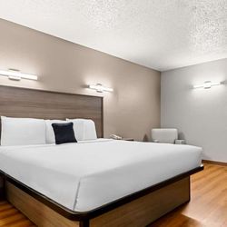 Motel 6 of Pontoon Beach - RLIS Pontoon Beach King a