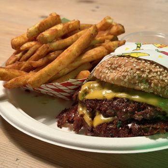 Marz Community Brewing - Smash burger with seasoned fries 10/10 - Breweries Near Me - Chicago, Illinois