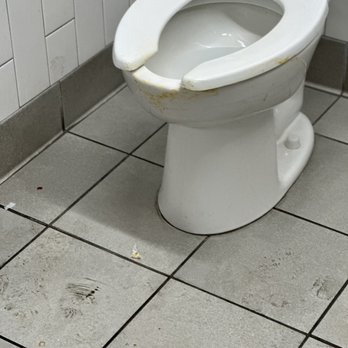 Jewel-Osco - a dirty toilet in a public restroom - Grocery Near Me - Oak Lawn, Illinois Jewel-Osco - a dirty toilet in a public restroom - Grocery Near Me - Oak Lawn, Illinois