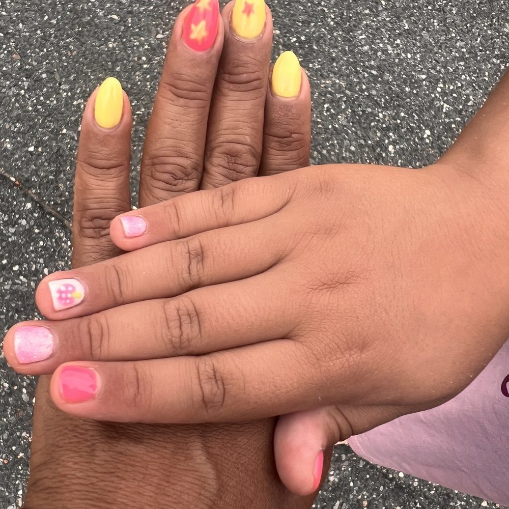 5C Blink Nails & Eyelash - First time. We were happy. Didn't know it was going to be bad - Nail Salons Near Me - Syosset, New York
