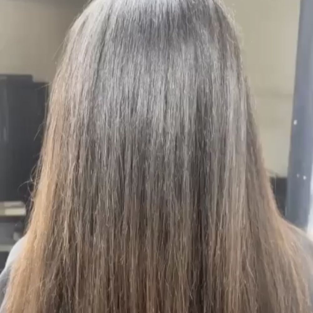 I wish I could post a short video but I don't know how. This picture doesn't do the hair justice!