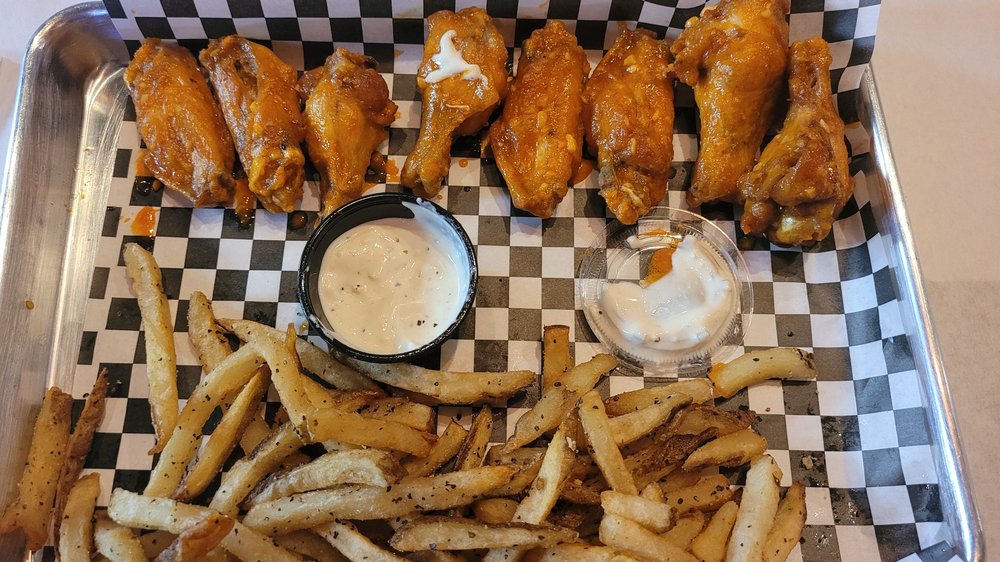 KARVELAS PIZZA NEWNAN Updated September 2024 29 Photos & 58