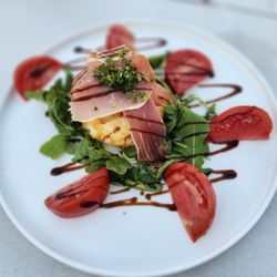 Red Fox Amore - Burrata salad