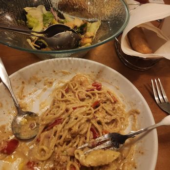 Olive Garden Italian Restaurant - Salad, breadsticks, chicken, and shrimp carbonara pasta - Italian Near Me - Monroe, North Carolina Olive Garden Italian Restaurant - Salad, breadsticks, chicken, and shrimp carbonara pasta - Italian Near Me - Monroe, North Carolina
