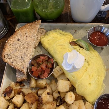 First Watch - The Bacado Omelette and the Kale Tonic Juice - Breakfast & Brunch Near Me - Louisville, Kentucky