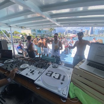 Oahu Boat Cruises - DJ ice party - Boat Charters Near Me - Honolulu, Hawaii Oahu Boat Cruises - DJ ice party - Boat Charters Near Me - Honolulu, Hawaii