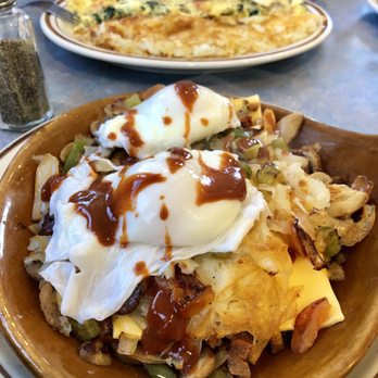Pilich Station Grill - Vegetarian skillet with extra mushrooms, poached eggs, and Valentina hot sauce - American Near Me - Blue Island, Illinois