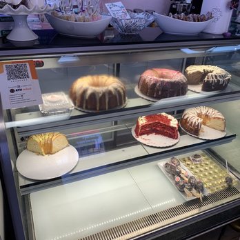 Sweet Cupcakes - Variedad de bizcochos (Variety of cakes) - Cupcakes Near Me - Barceloneta, Puerto Rico