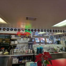 Cedar Glen Malt Shop - 50's Diner vibes, Love it!