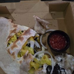 Joes Touch of Italy - Raw dough. You can see the toppings aren't even warmed up!