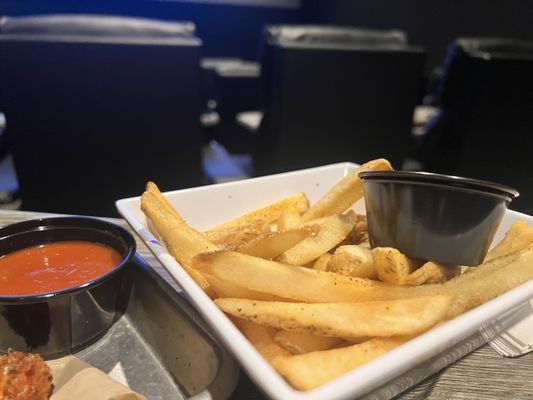 Studio Movie Grill - Alpharetta by null
