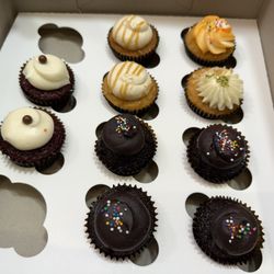 Cupcakin Bake Shop - Mini cupcakes - Red velvet, chocolate, key lime, vanilla and salted caramel