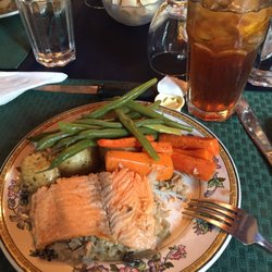 Griffin's Lakeside Cottages & Lodge - One of the dinners served at the lodge. Stuffed brook trout, garden potatoes, carrots and fresh green beans.
