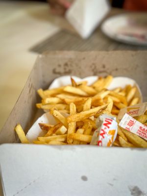 In-N-Out Burger by null