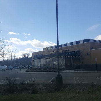 Buffalo Wild Wings - They have an outdoor patio in back! - Chicken Wings Near Me - Middletown, New York