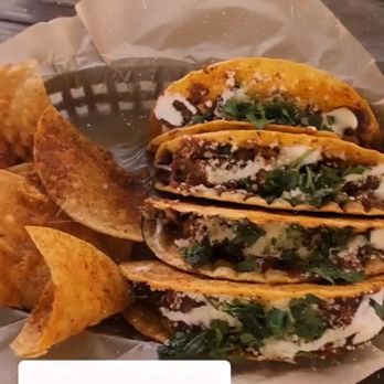 Messy's Tacos - Crunchy chicken tacos with hot and tomatillo - Tacos Near Me
