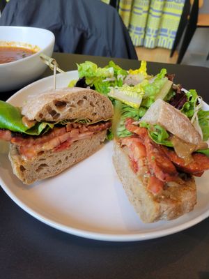 MariPili at Café Frieda by null