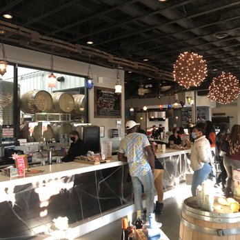 Daniel's Vineyard - Inside ordering - Wineries Near Me - McCordsville, Indiana