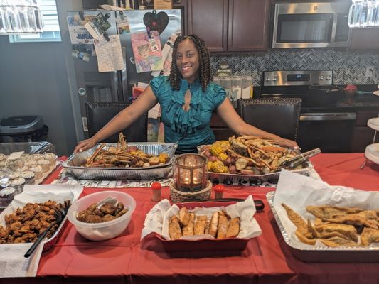 Meet Dextira! - your CEO and Caterer - About Us
DXtira (Dex)Brown CEO/Caterer/Planner is a Single Member L.L.C owner of Castle Gardens ILM. An immigrant originally from the Bahamas. As a child, I was always surrounded by lush gardens, tropical flowers, and breathing taking crystal clear beaches. A wife to a Wilmington NC native and mother of three children. We knew Wilmington would be the best place to lay our roots. Its rich history, strong communities, and beautiful beaches I was drawn to. It reminded me of home.

 

I was a health care and emergency frontline worker for almost 20 years. The pandemic gave me a new perspective on life. As I worked in the Emergency Department and Covid ICU and faced my own mortality, I realized that life was too short and precious. I didn't want to live my life with regret. I worked full-time nights and wasn't spending enough time with my family. My kids didn't really know Mommy and what she liked. I was the mom that was always tired and sleeping. I didn't want to die with regret knowing I should have made more time for them.

 

I was diagnosed with Type 2 Diabetes at age 25 and the endocrinologist couldn't give me a reason why. As the stress from nursing shortages continued after the pandemic, my A1C kept climbing and I decided to step away and pursue my other passion event planning. Also it was time to get healthy through exercise and changing my eating habits. Organic was the key to a healthier me.