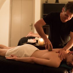 Terre de Jade - Massage aux pierres chaudes pour homme