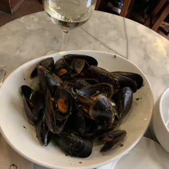 Bodega La Palma - Mussels in a garlic, extra virgin olive oil & pepper!!!   So amazing!!! Best dish I've had in Barcelona - Wine Bars Near Me - Barcelona, B