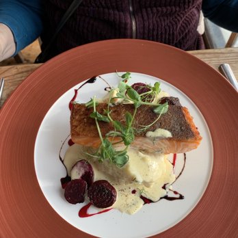 Copper Clam - Salmon with horseradish mashed potatoes and beets - Seafood Near Me - Brighton, BNH Copper Clam - Salmon with horseradish mashed potatoes and beets - Seafood Near Me - Brighton, BNH