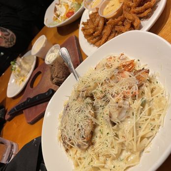Outback Steakhouse - Some salad and some pasta i don't remember the pasta - Steakhouses Near Me - Vancouver, Washington